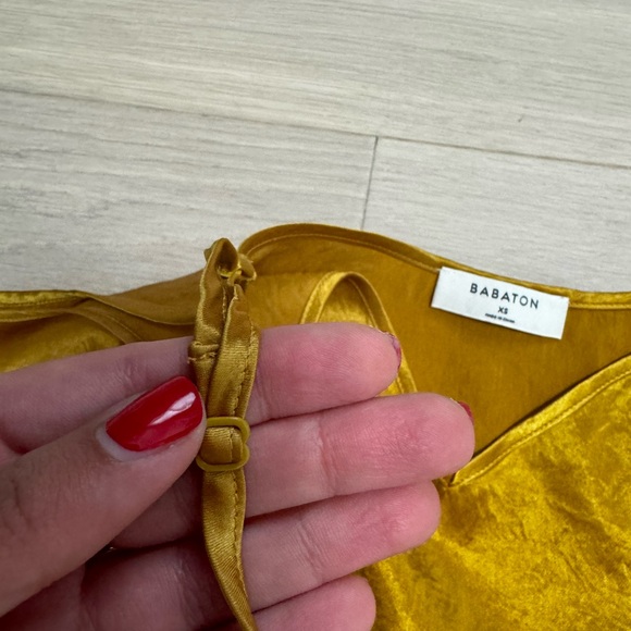 Babaton Everly Camisole- yellow gold-xs - Picture 5 of 8